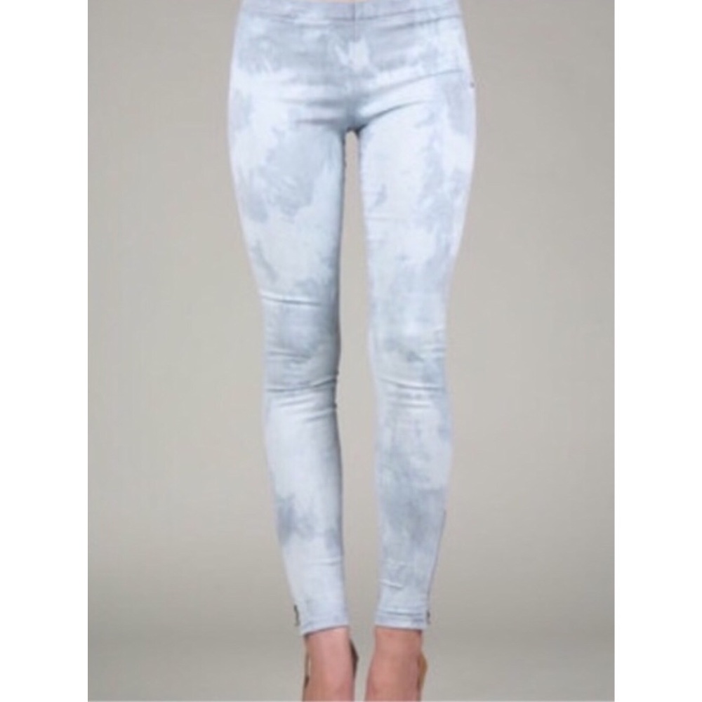 Joe’s “The Legging” Acid Wash size small